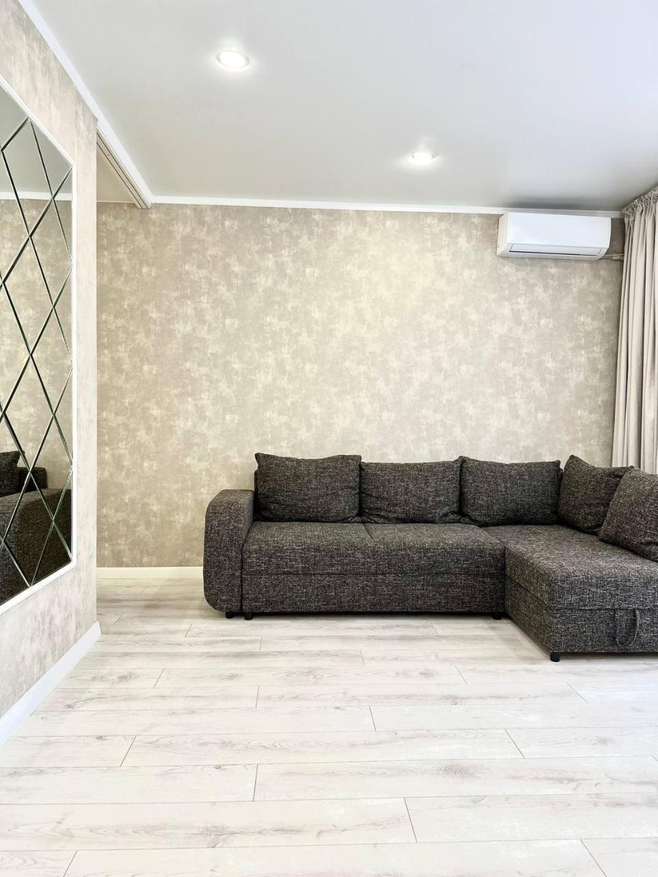 Seven City Apartments Semey Exterior foto